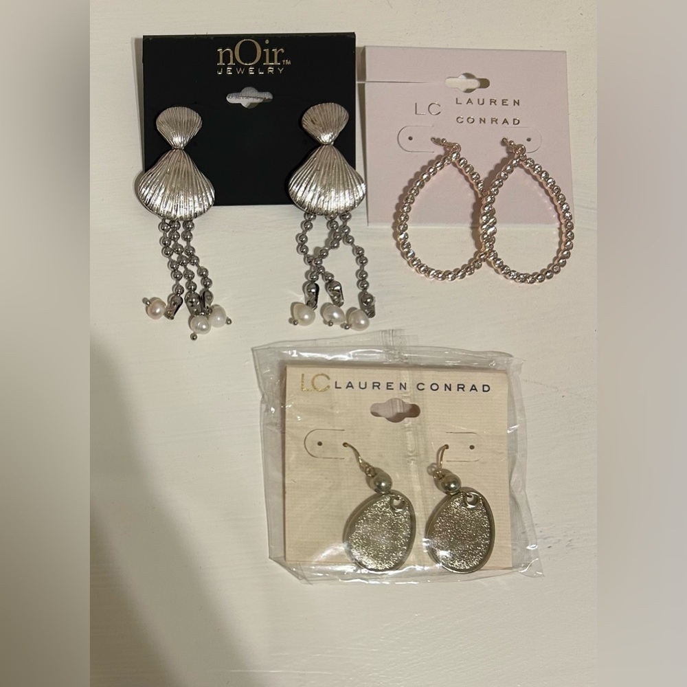 3 Pairs Of New Earrings 1 Noir Silver 2 Pairs Of Laura Conrad Dangle 20$